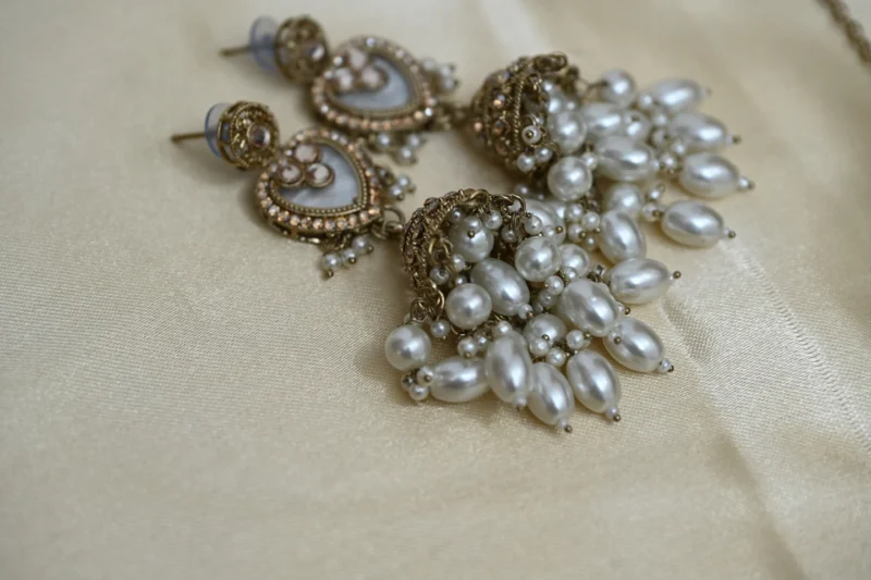 Sitara Mother of White Pearls Semi-Bridal Set - Image 5
