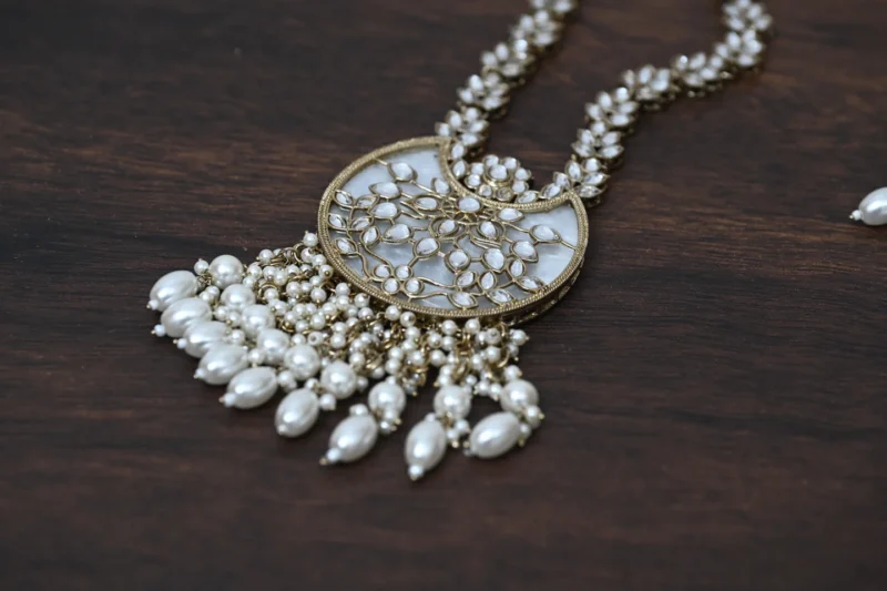 Chandni white Mother of Pearl Kundan Long Necklace - Image 4