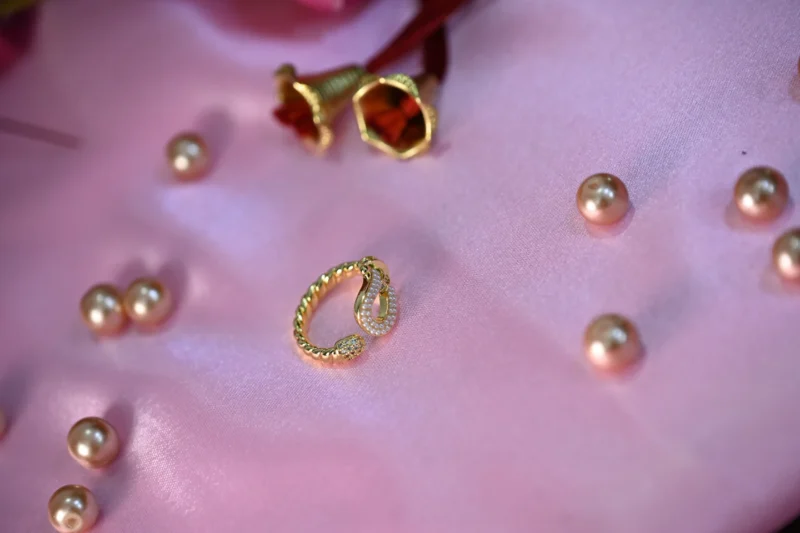 Shwet Kamal Pearl Ring