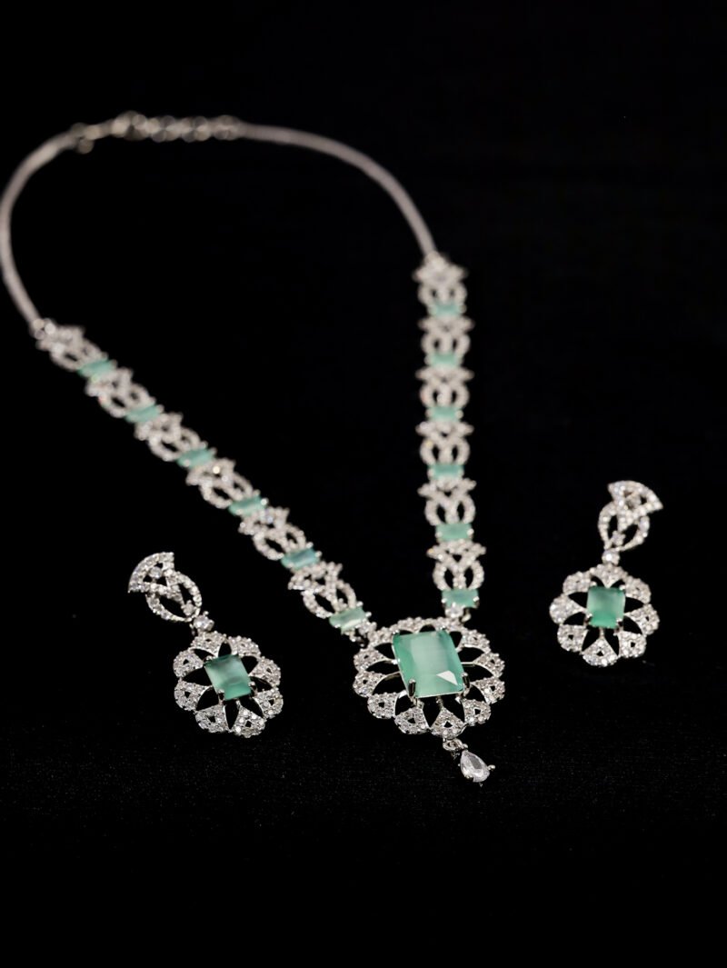 laavanya zirconnia necklace - Image 3