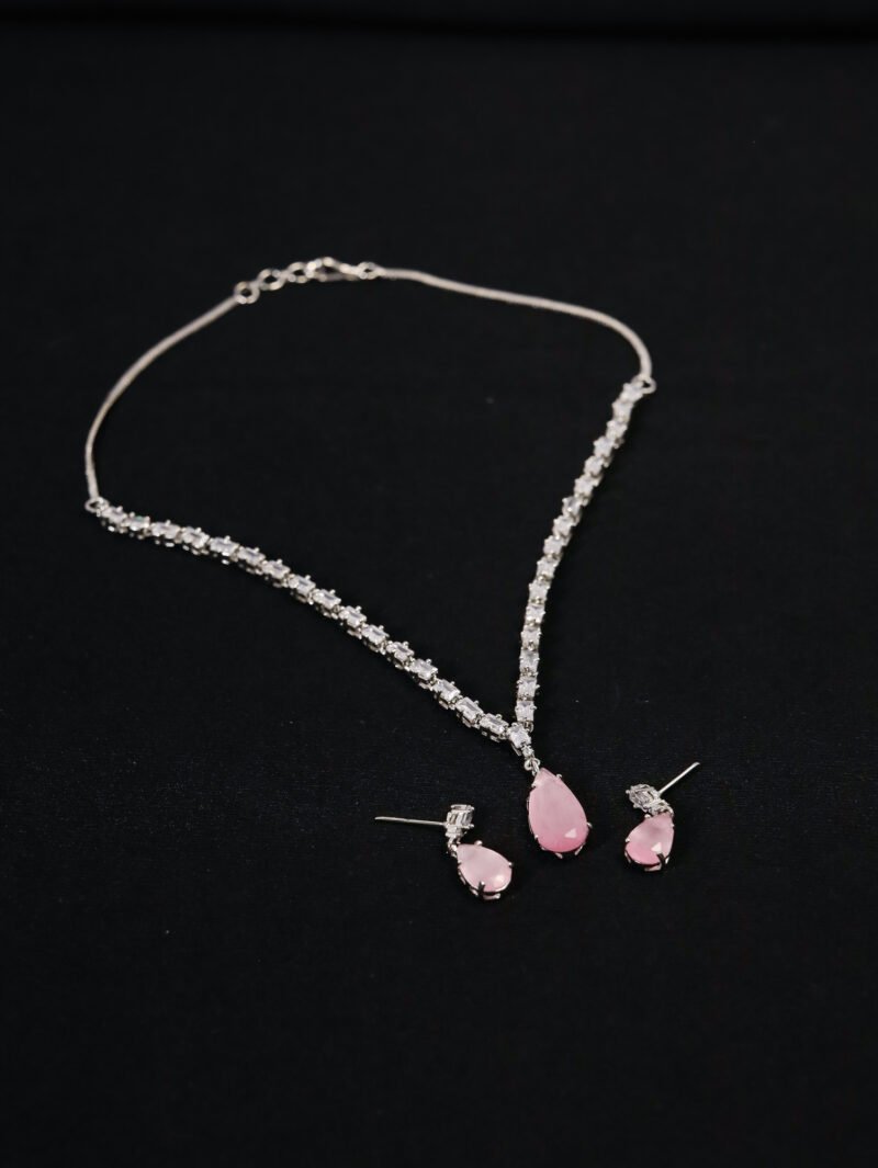 Chandani Noor pendent set - Image 3