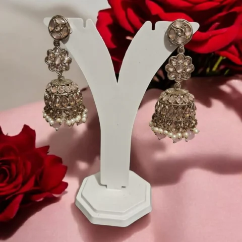 Sunehri pink Jhumkis