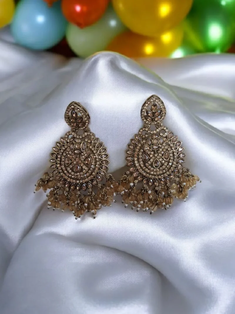Zareen Mughal Danglers - Image 4