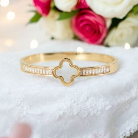 Clover Shine Baguette Bracelet – Anti-Tarnish Golden Grace