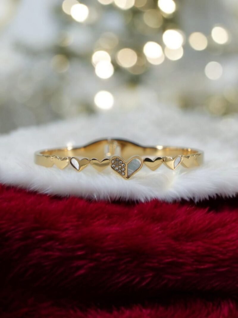 Hearts In Harmony Bracelet – Anti-Tarnish Gold Delight