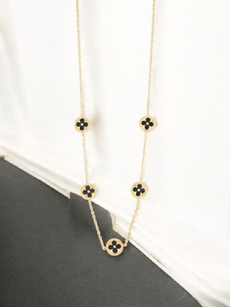Reversible Clover Medallion Chain – Black & White Dual Look - Image 2