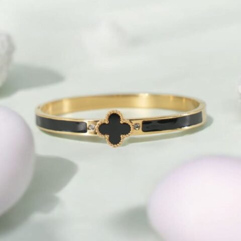 Noir Bloom Bracelet – Glossy Black & Gold Accent