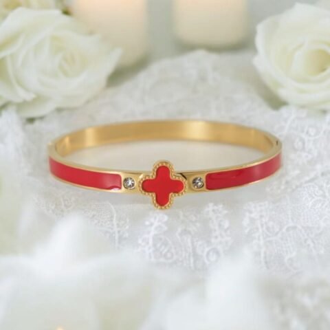 Scarlet Charm Bracelet – Red Enamel & Golden Clover Detail