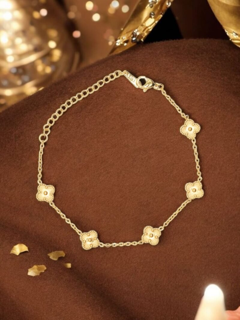 Petite Bloom Chain Bracelet – Classic Gold Charm