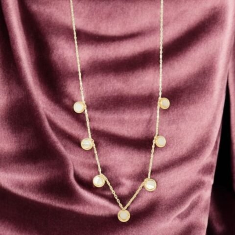 Pearl Glow Chain – Gold Framed Mother of Pearl Discs