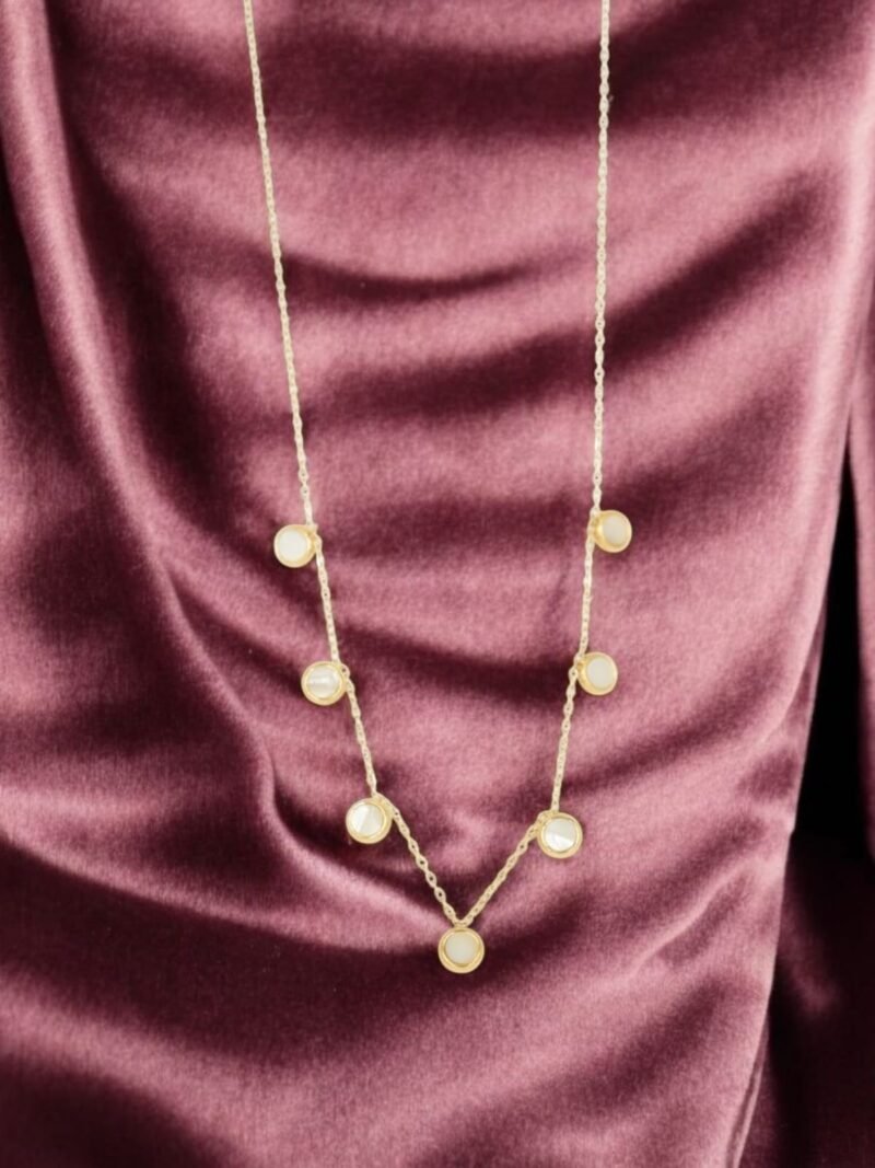 Pearl Glow Chain – Gold Framed Mother of Pearl Discs