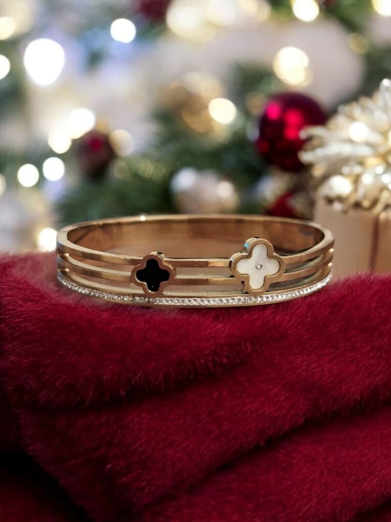 Midnight Pearl Dual Clover Charms on Triple Gold Bands - Image 2