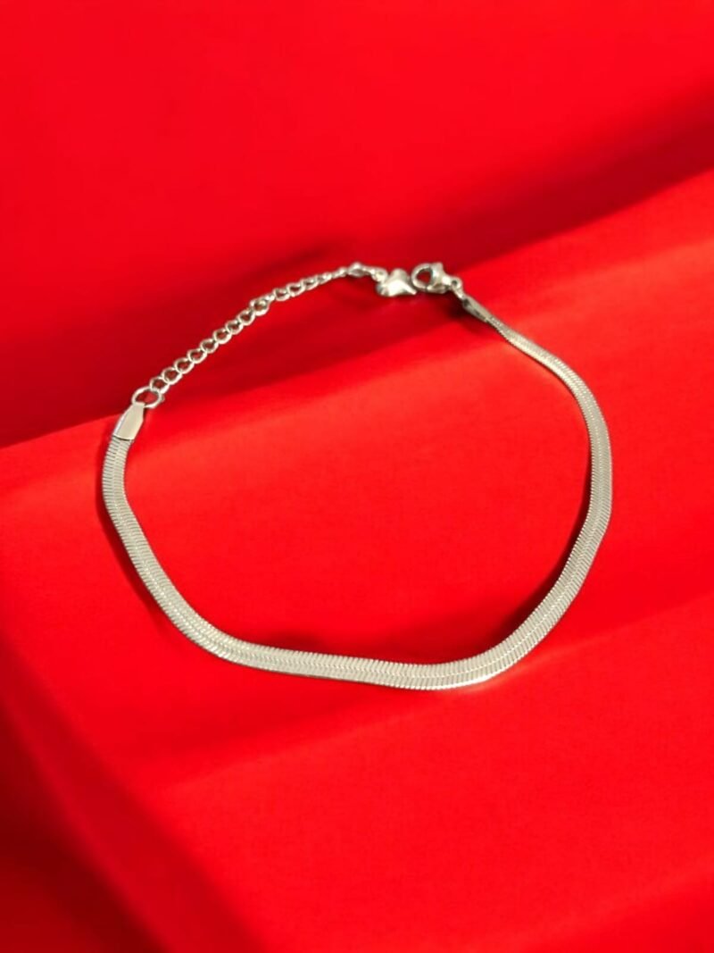 Gold Snake Chain Bracelet – Sleek & Timeless Elegance