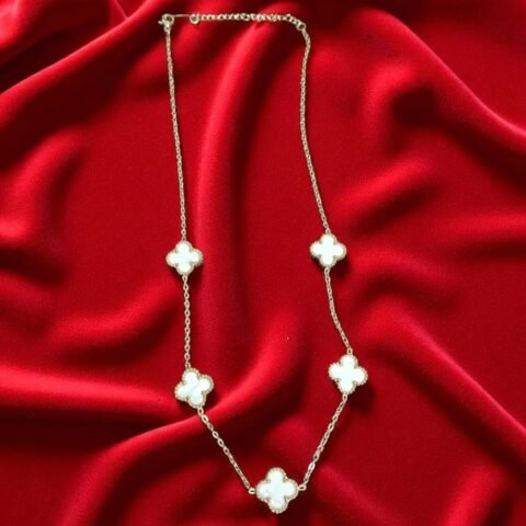 Royal Clover Chain – White Inlay with Textured Frame