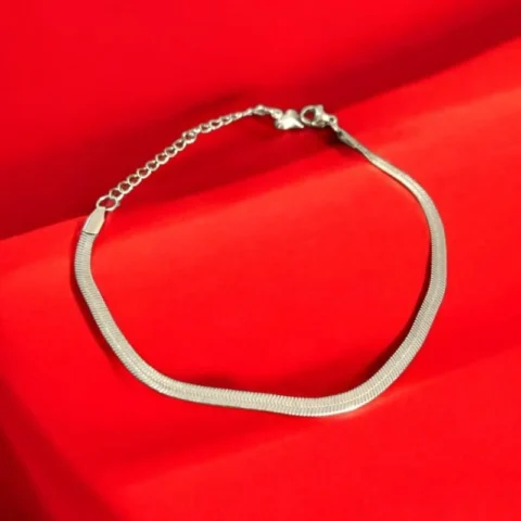 Gold Snake Chain Bracelet – Sleek & Timeless Elegance