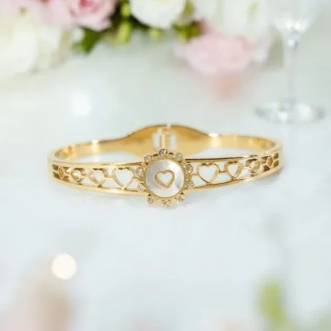 Heart Glow Anti-Tarnish Love Bracelet – Gold Finish
