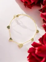 Golden Heartbeat – Minimal Heart Charm Bracelet