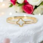 Grace Radiance – Golden Clover Baguette Bracelet
